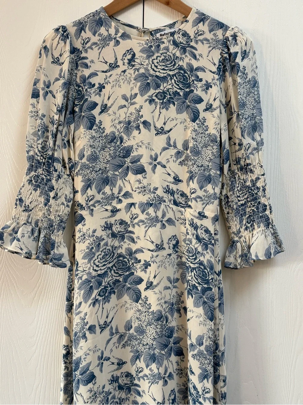 Reformation Carolena Midi Dress in blue floral print - Picture 8 of 13